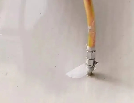 赤城瓷砖空鼓维修公司专业解答在瓷砖铺贴过程中，如果使用的砂料过粗（如全部使用了粗砂），可能会导致以下问题